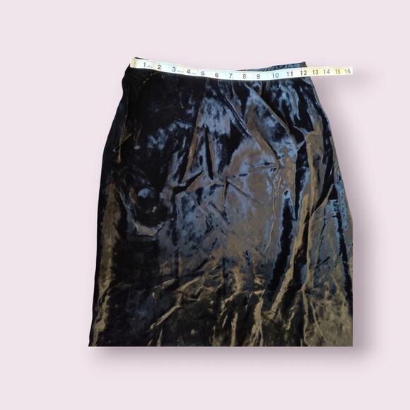 Hairston Roberson Ropa Women's Black Velvet Long Sleeve and Maxi Skirt Medium - Picture 5 of 12